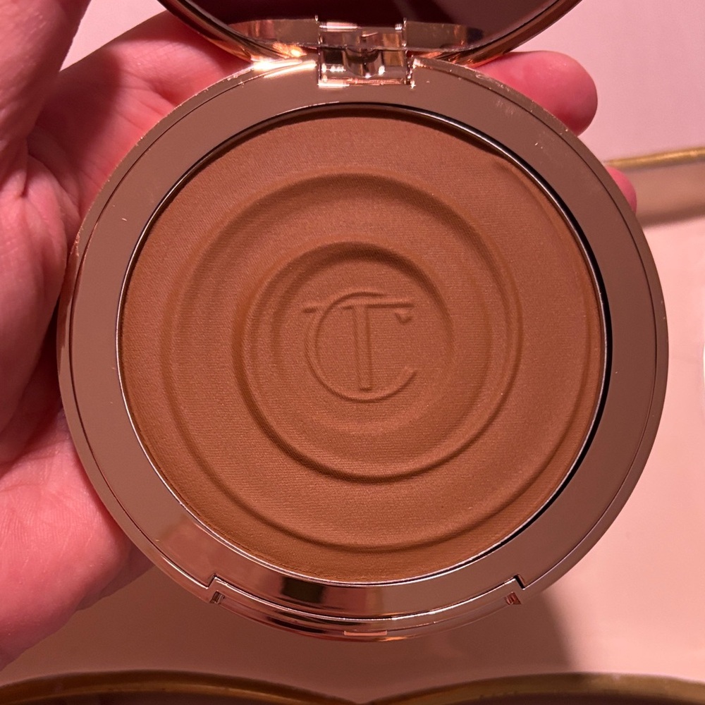Charlotte Tilbury… BEAUTIFUL SKIN Sun-kissed Glow Bronzer Medium2.. NWOB - Picture 4 of 4